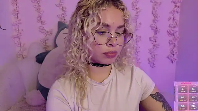 Haelycute's Live XXX Chat