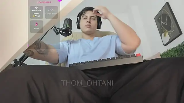 Thom_Ohtani Adlı Modelin Web Kamerası Şovu