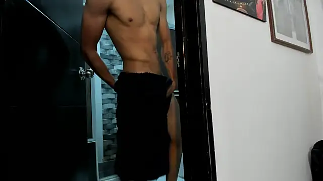 Voyeurism_guyss élő XXX-chatje