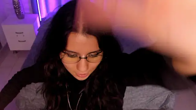 Živý XXX chat HollyPeach