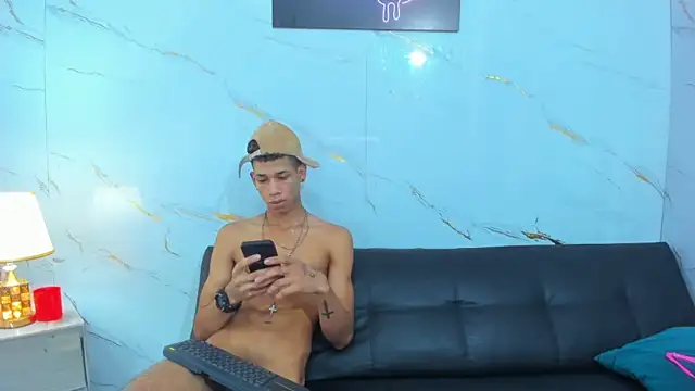 Little_nicoll élő XXX-chatje