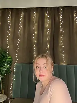 Chatroom XXX en direct de KellyMoors