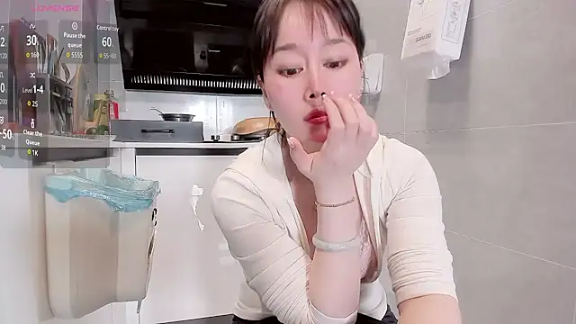 Vivian-6's Live XXX Chat