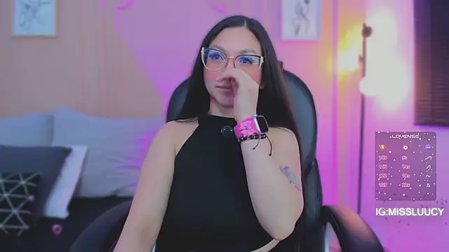 lucy_neilのライブXXXチャット