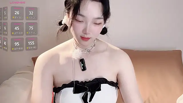 upoo7ltのライブXXXチャット