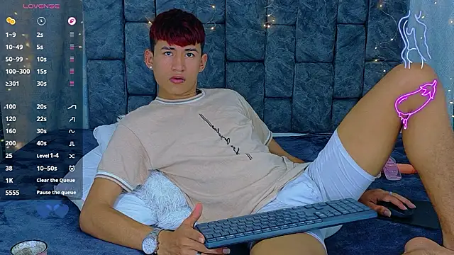 دردشة NicolasTorrez الجنسية المباشرة