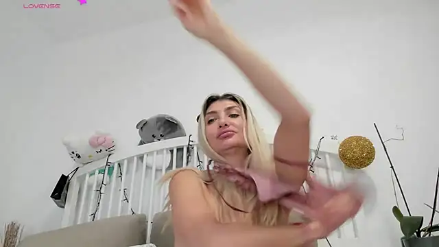 RichardaLove's Live XXX Chat