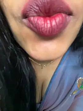 its_ur_flora's Live XXX Chat