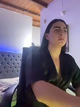 lola_diez Show in webcam