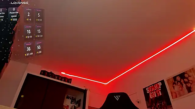 XXX chat uživo modela velvet_skyn