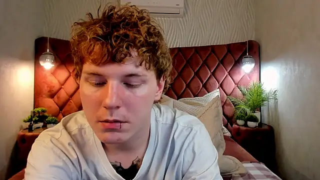 KevinMilky Chat XXX in diretta