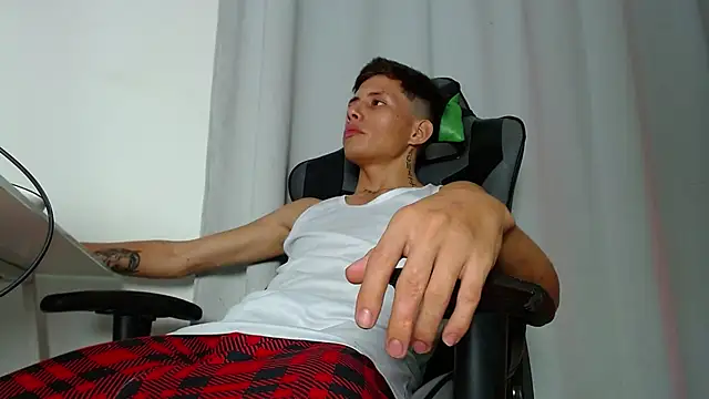 Didi_hard Chat XXX in diretta