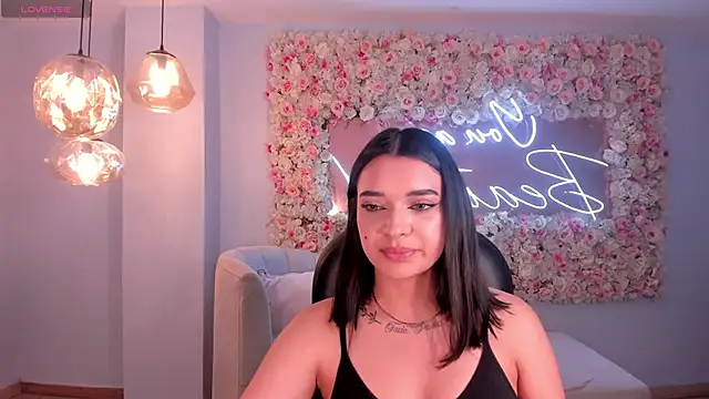 SkyDelacroix Live XXX-chat