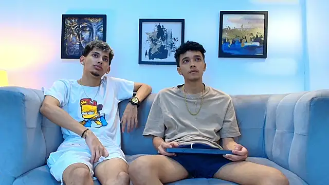 YOUNG_BOYS_HELL: διαδικτυακό σόου στην κάμερα