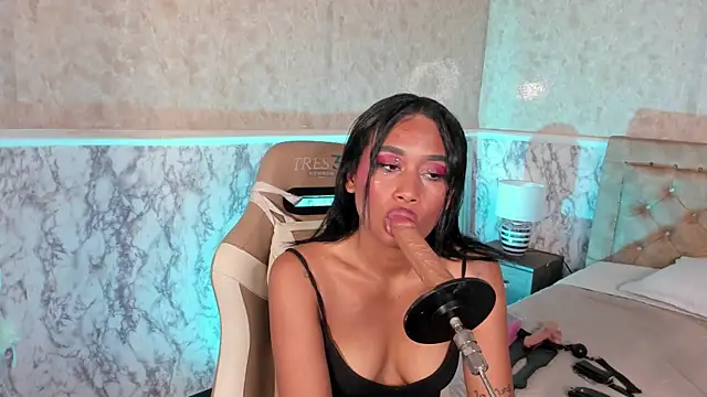 Horny_Brunette_ Chat XXX in diretta