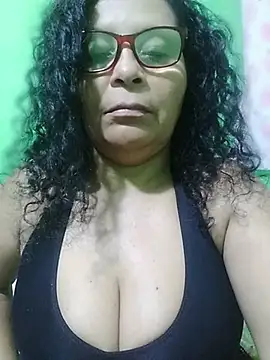 Amarantha25 Adlı Modelin Canlı XXX Sohbeti