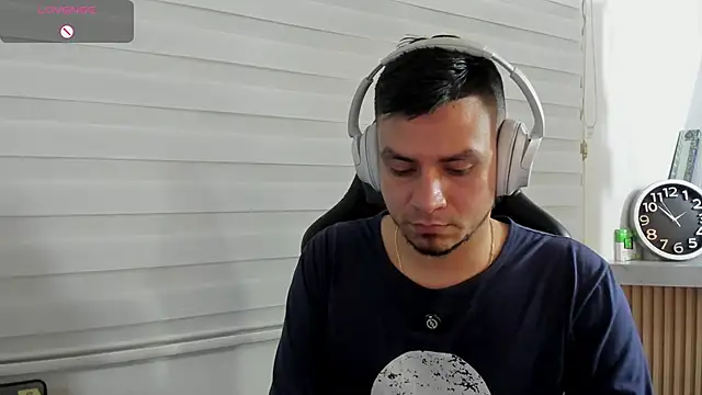 Rick_Adams Show in webcam