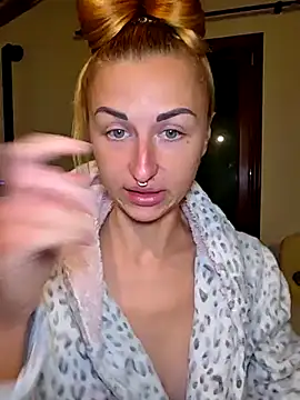 kylie_blck Adlı Modelin Canlı XXX Sohbeti