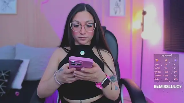 lucy_neil Live XXX-Chat