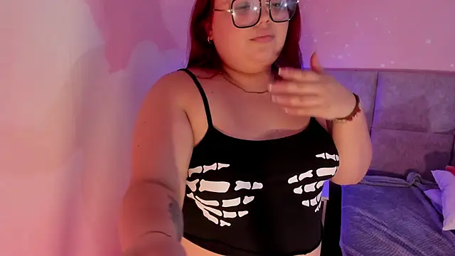 Lushi_Love: онлайн-секс-чат