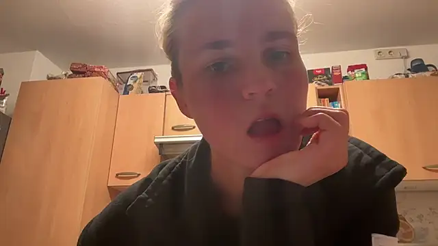 s-te-fan-i's Live XXX Chat