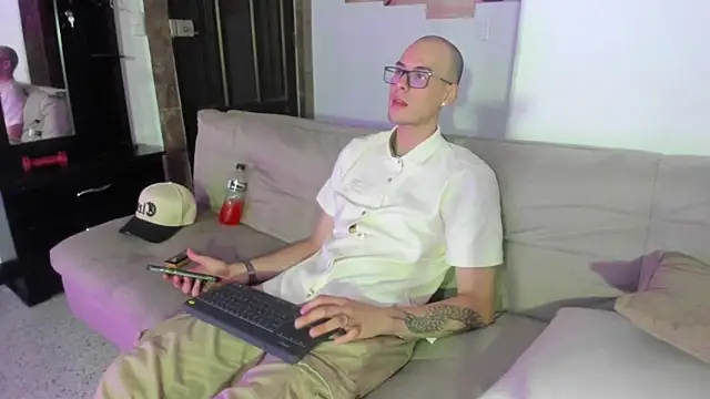 Vlad__night 在線直播表演