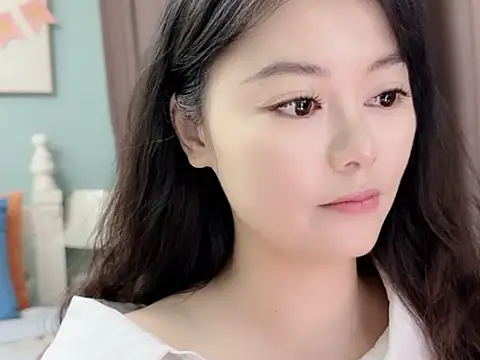 sarah111's Live XXX Chat