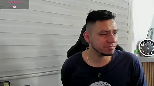 Rick_AdamsのライブXXXチャット