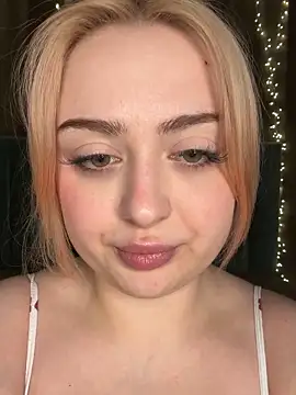 แชท XXX สดของ KellyMoors