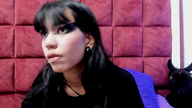 DAKOTALUCIFENAのライブXXXチャット