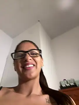 chicachocolate01 Show Webcam