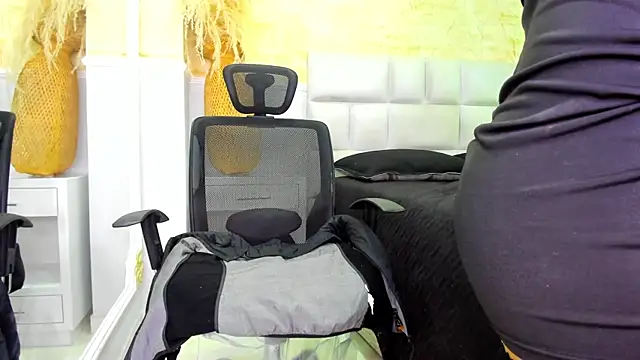 Chat +18 de AnaiaClarck ao vivo