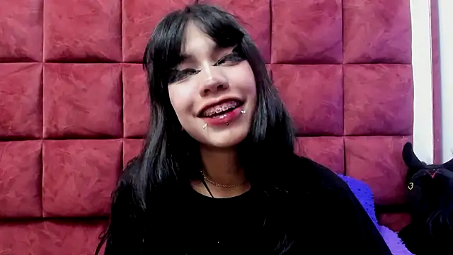 DAKOTALUCIFENAのライブXXXチャット