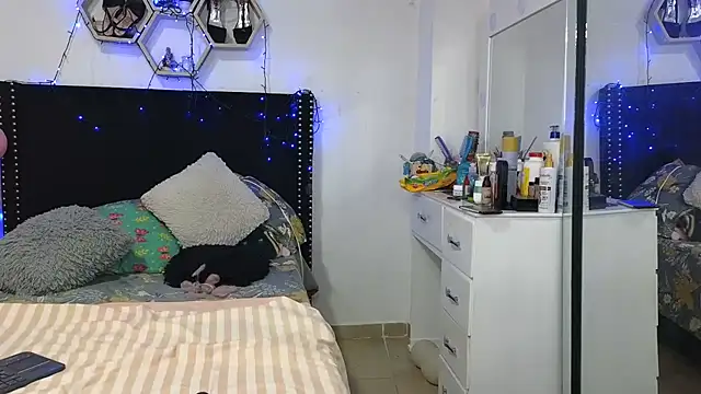 دردشة charlotte_077 الجنسية المباشرة