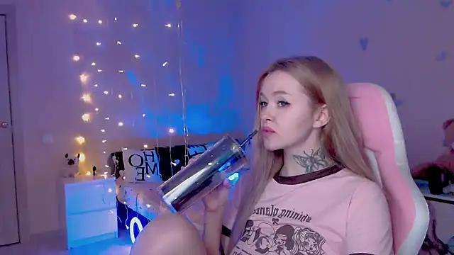 Chatroom XXX en direct de Naughty_Mable