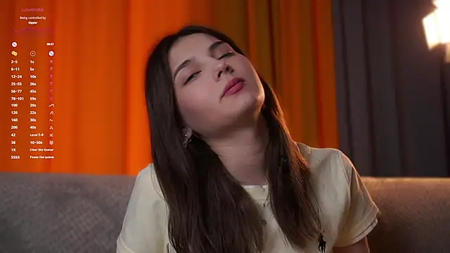 KateCahee: онлайн-секс-чат