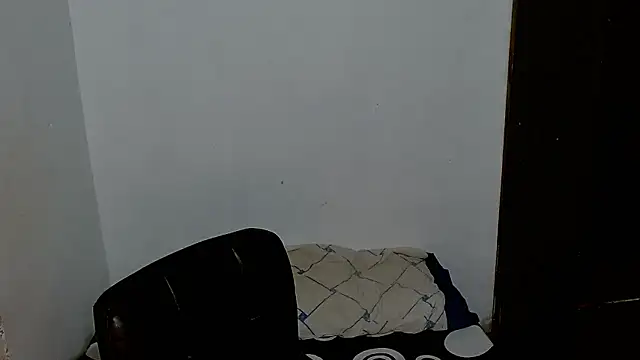 KARYNA_MILF's Live XXX Chat