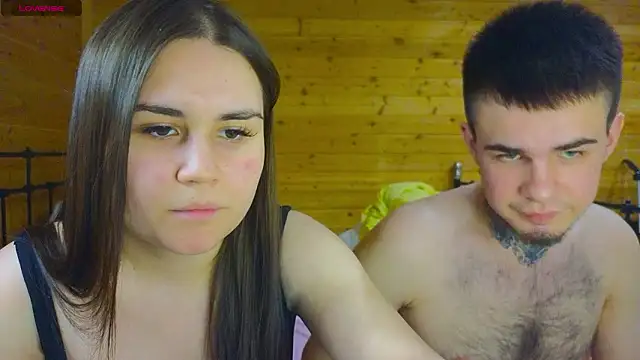 LucyMurのライブXXXチャット