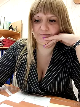 Office_Albertina élő XXX-chatje