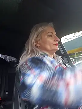 LadyTouch Live XXX Chat