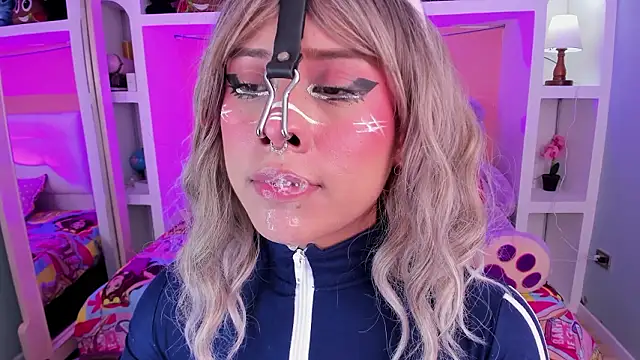 miss___megan Adlı Modelin Canlı XXX Sohbeti