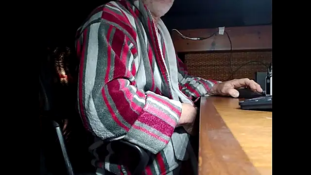 whiteflag167 Webcam Show