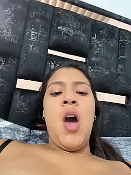 Pokazy przed kamerką – Baby_morena12