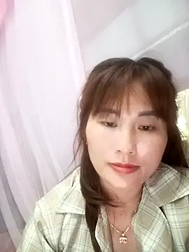 Lucxy-ki6's Live XXX Chat