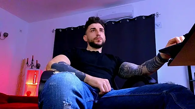 MightyAaron66 Show Webcam