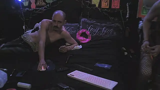 Živý XXX chat DaddyAndSplashQueen