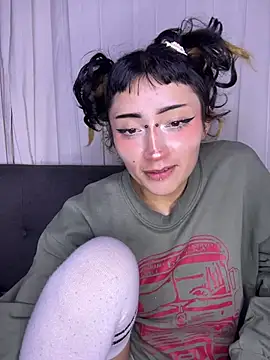 baby_akuma 即時 XXX 聊天