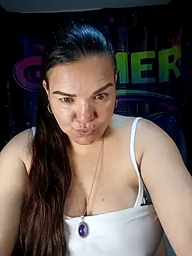 Chat XXX en directo de Zuleyka_69