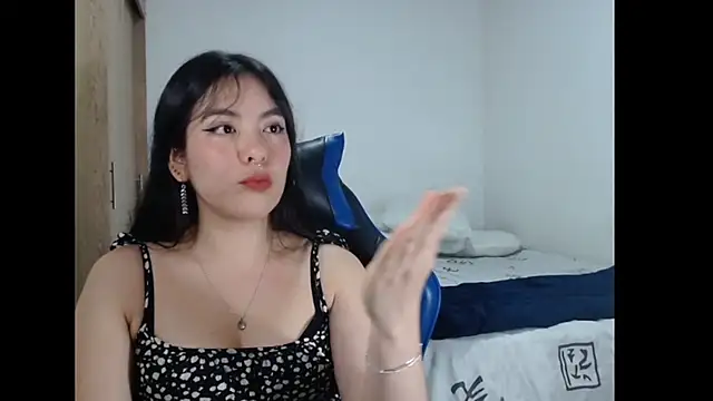 Czat XXX na żywo – EloiseJun