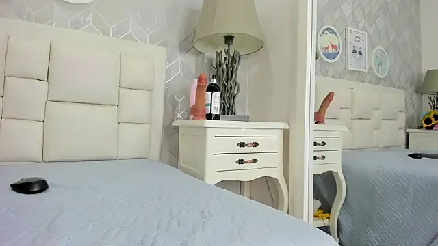 แชท XXX สดของ naia_cox